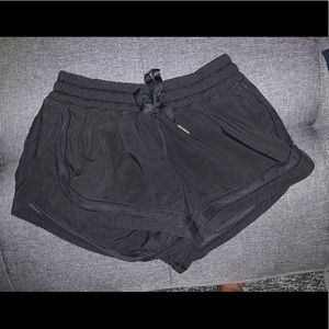 Black lulu lemon hotty hot shorts
